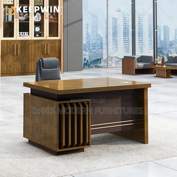 Modern Manager Desk - main view