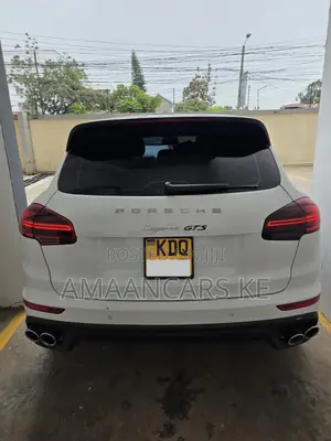 Porsche Cayenne GTS AWD 2018 White