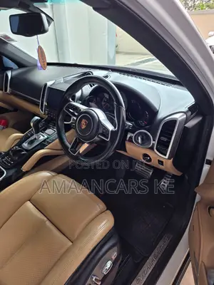 Porsche Cayenne GTS AWD 2018 White