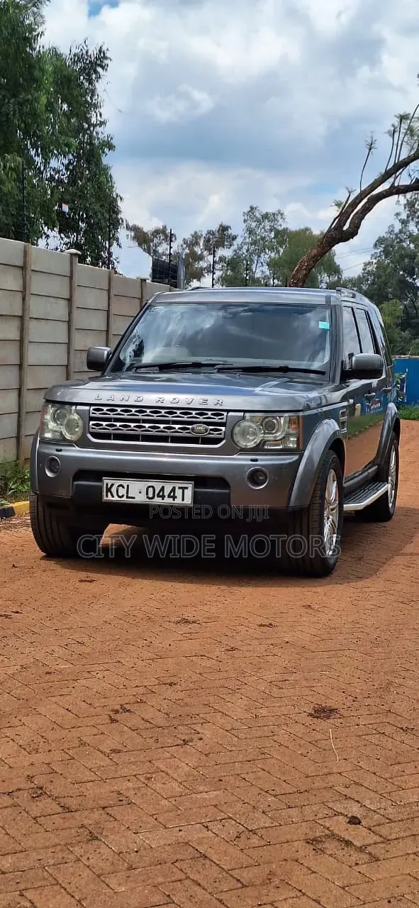 Land Rover Discovery 2010 Silver