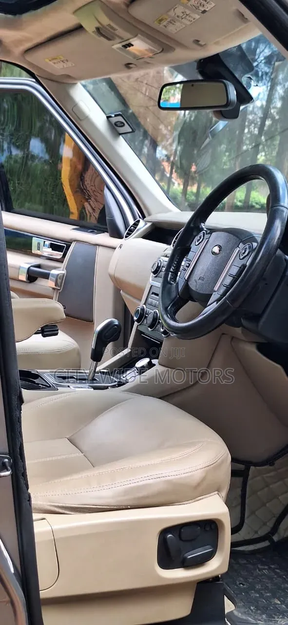 Land Rover Discovery 2010 Silver