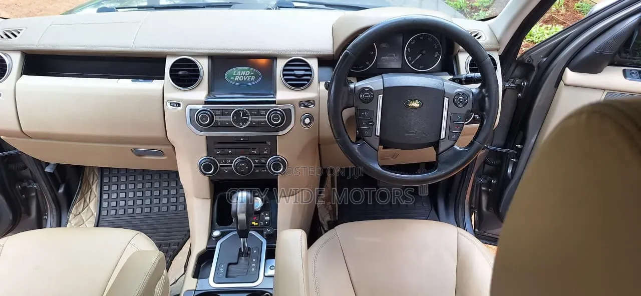 Land Rover Discovery 2010 Silver