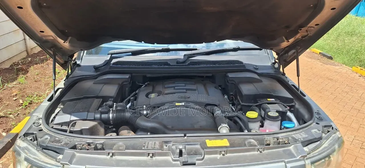 Land Rover Discovery 2010 Silver