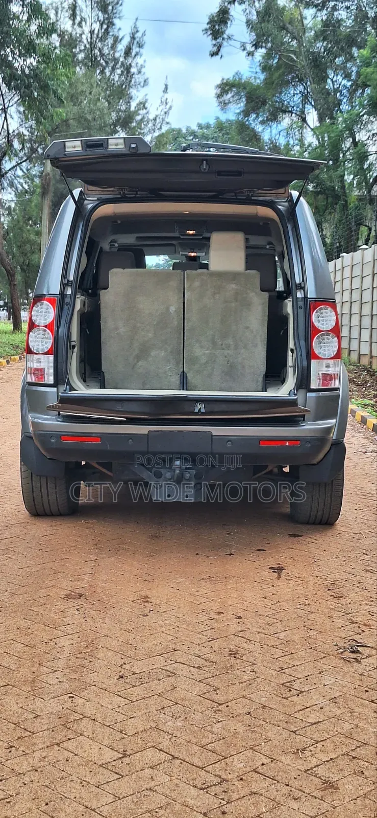 Land Rover Discovery 2010 Silver