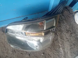 Toyota Voxy 2012 Headlight,Xenon.