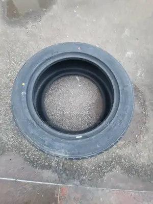 235 /50 R17 Maxtrek Tyres 96w X/L Muximus M1