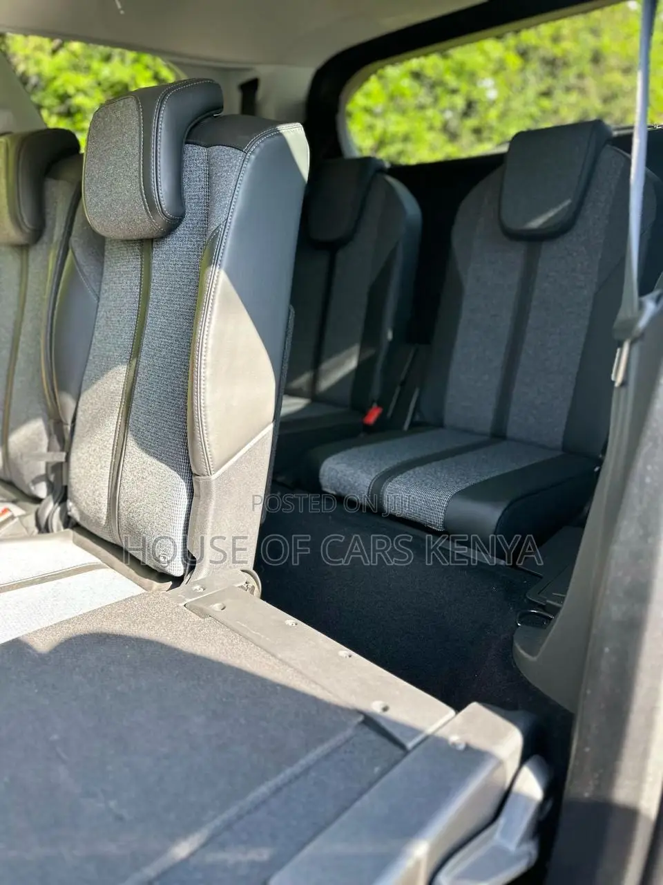 Peugeot 5008 2019 Green