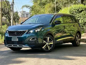 Peugeot 5008 2019 Green