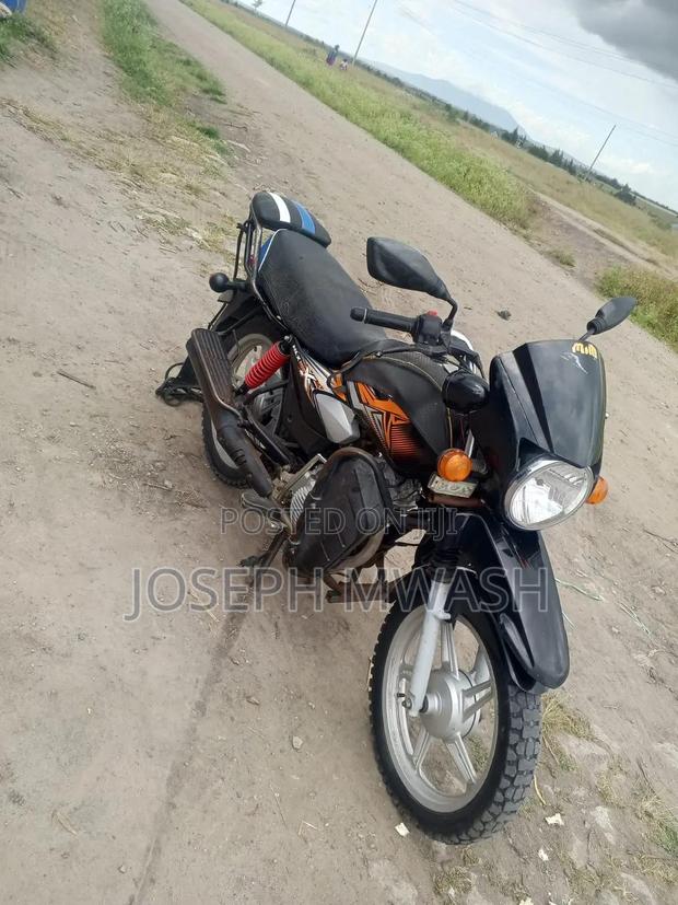 TVS HLX Plus ES 2022 Black - thumbnail 3