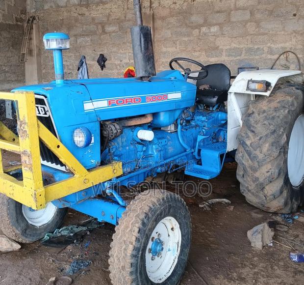 Ford 5000 Tractor - thumbnail 4