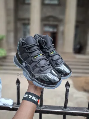 Air Jordan 11-Gamma Blue High Cut.