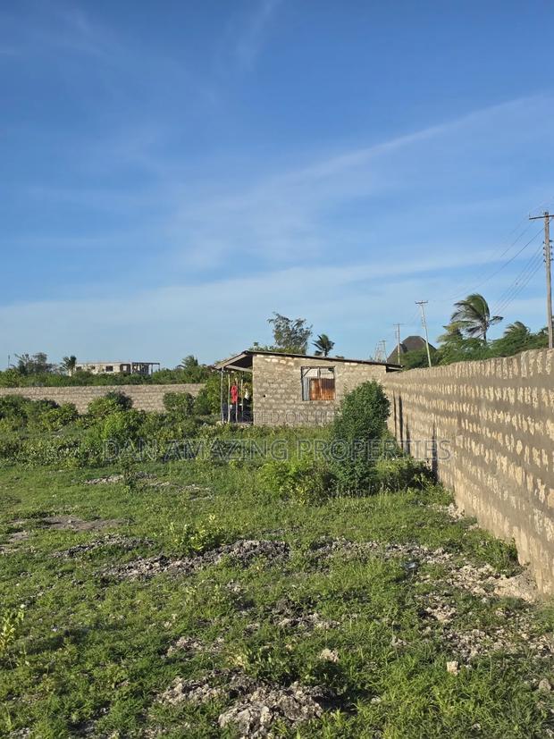 1 Acre Watamu 2nd Row Mawe Nzuri Area for Sale in a Well Develop Area