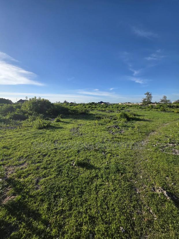 1 Acre Watamu 2nd Row Mawe Nzuri Area for Sale in a Well Develop Area - thumbnail 7