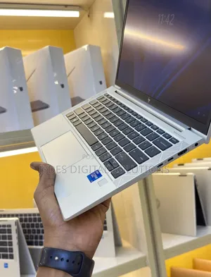 Laptop HP EliteBook 830 G8 16GB Intel Core i7 SSD 512GB