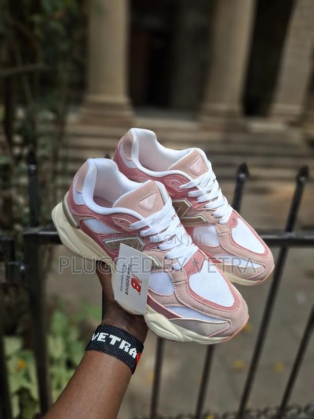 New-Balance 9060 in Rose Pink Colourway