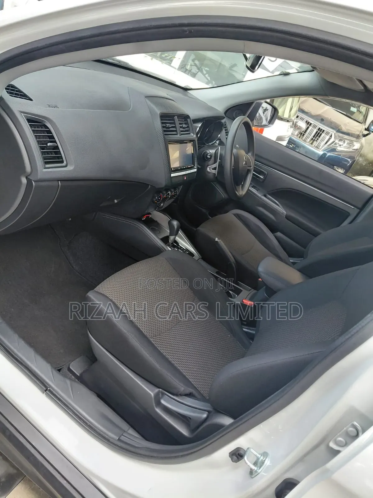 Mitsubishi RVR 2020 White
