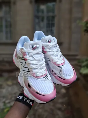 New Balance 2000r-in Pink Colourway