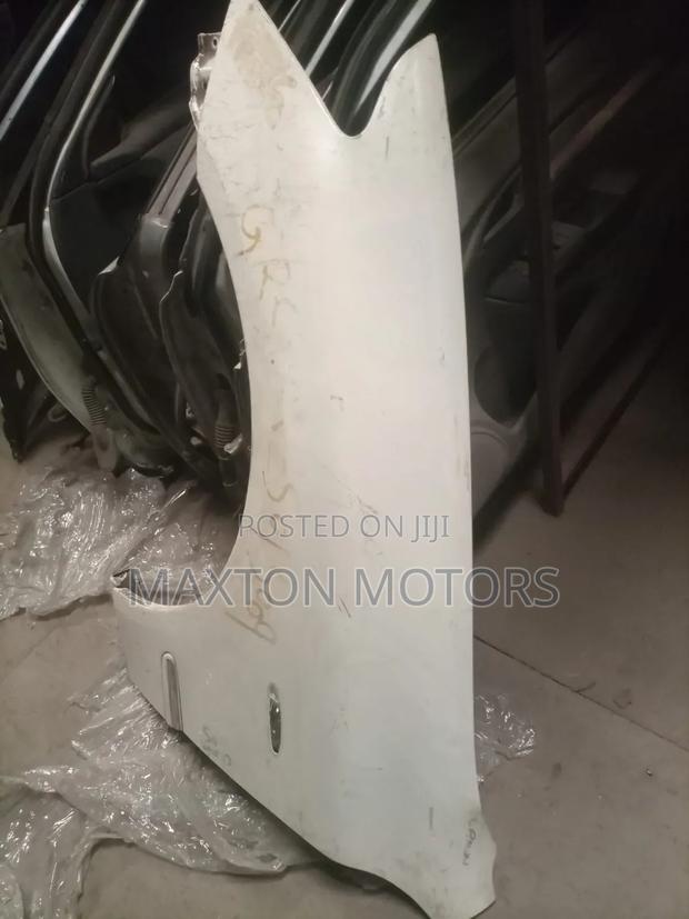 Crown Athlete2005-2008 Wing Fender
