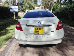 Nissan Teana 2010 White