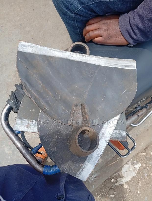 Half Moon Jembe Heavy Duty.