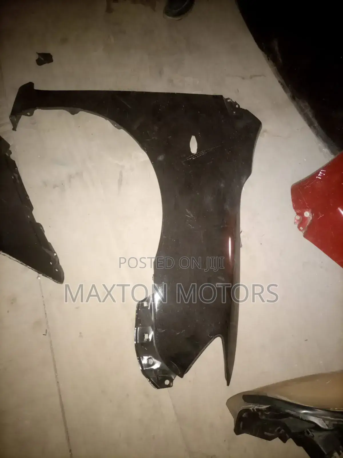 Axio 141 2008-2010wing Fender