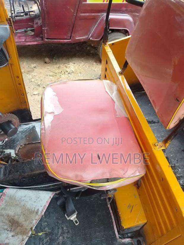 Piaggio 2020 Yellow - thumbnail 6