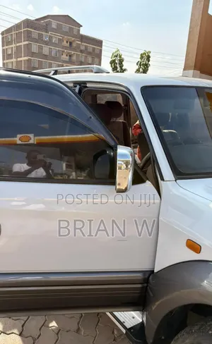 Toyota Land Cruiser Prado 2002 White