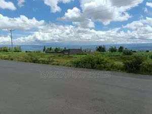 Plot for Sale Fronting Tarmac at Pipeline Mwariki C
