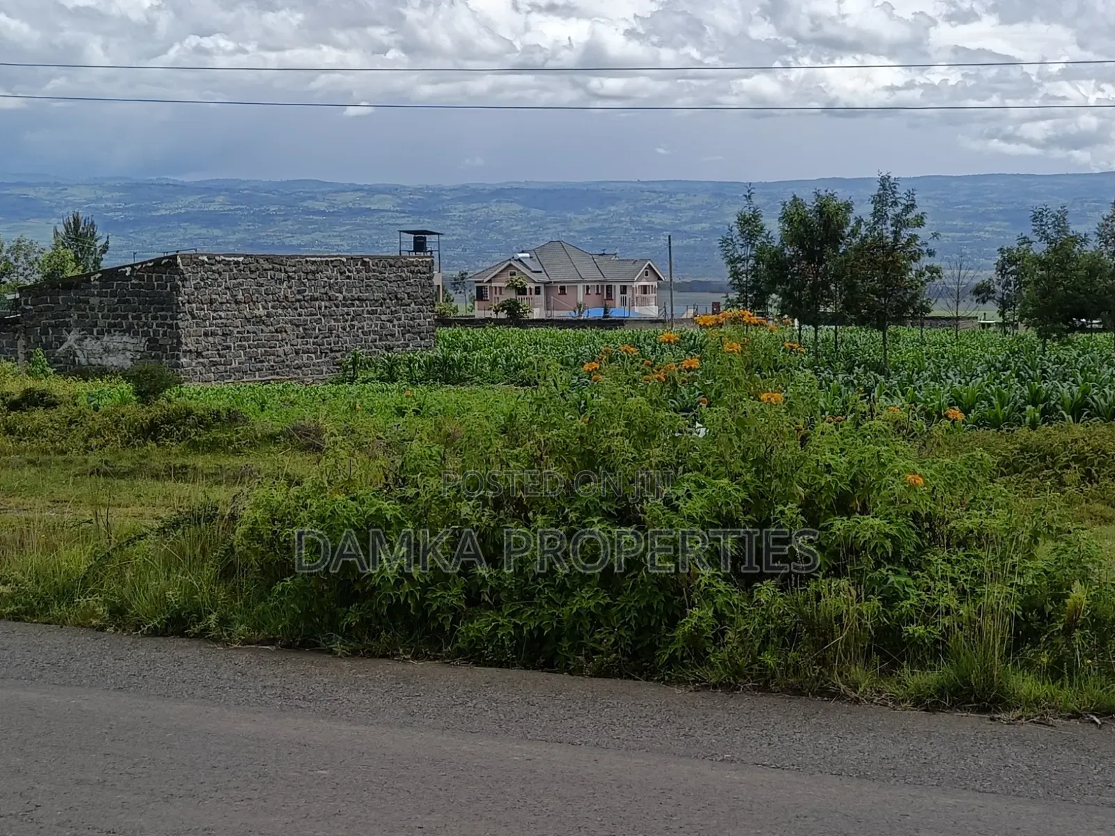 Plot for Sale Fronting Tarmac at Pipeline Mwariki C