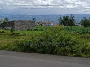 Plot for Sale Fronting Tarmac at Pipeline Mwariki C