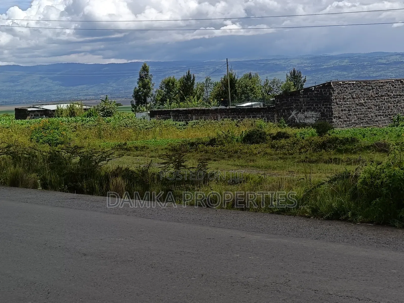 Plot for Sale Fronting Tarmac at Pipeline Mwariki C