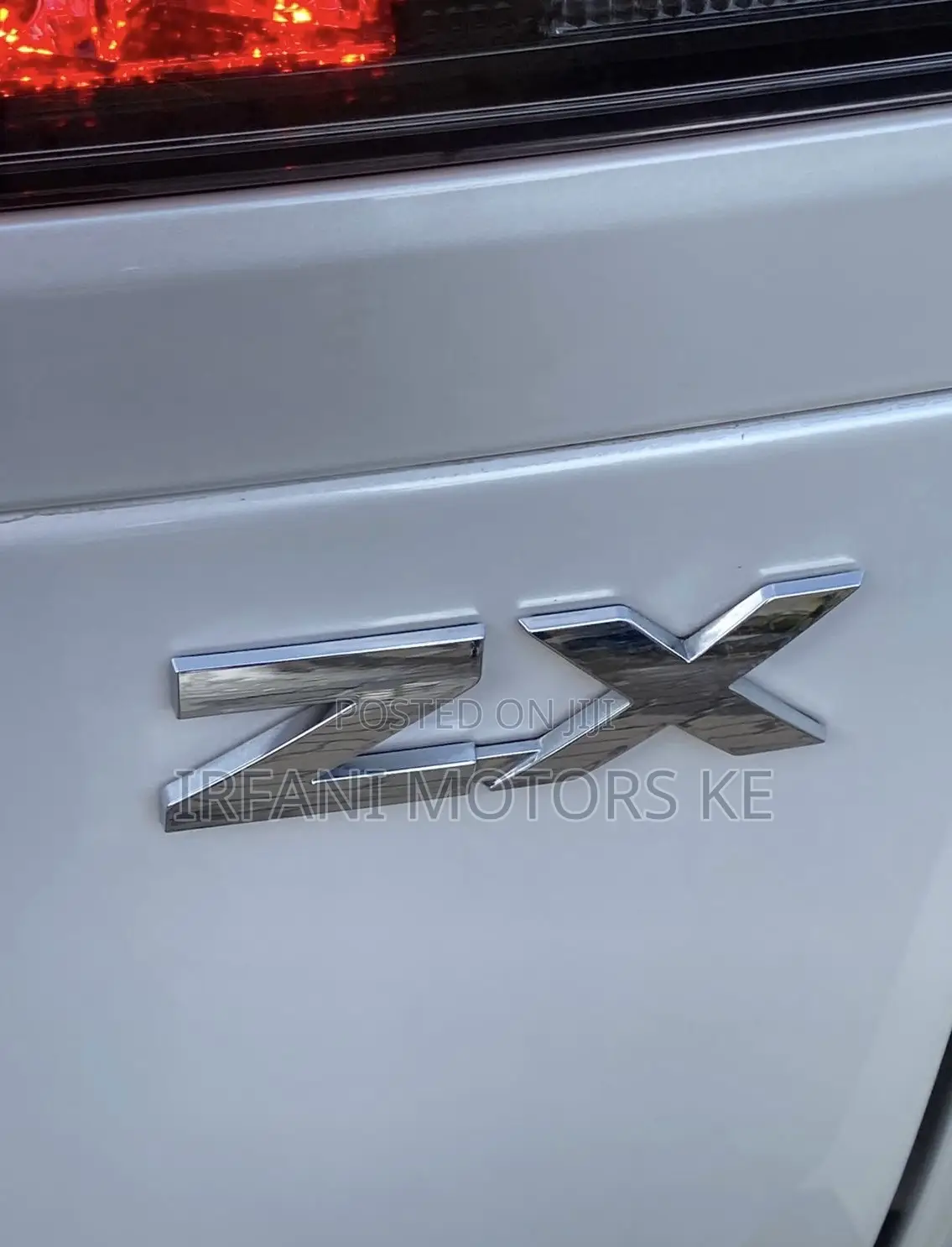 Toyota Land Cruiser LC300 2023 White