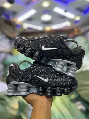 Nike Shox Tl “Black Silver “
Quality Leather 
 Size 40-45