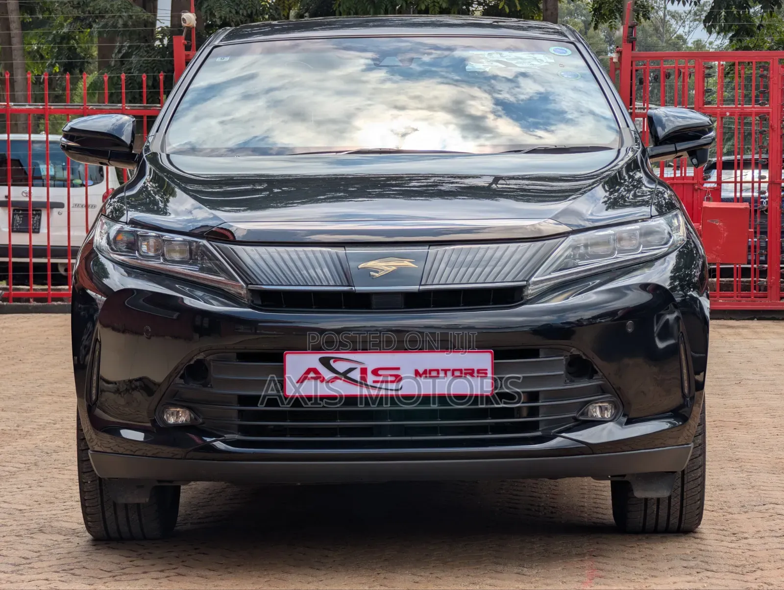 Toyota Harrier 2.0 2018 Black