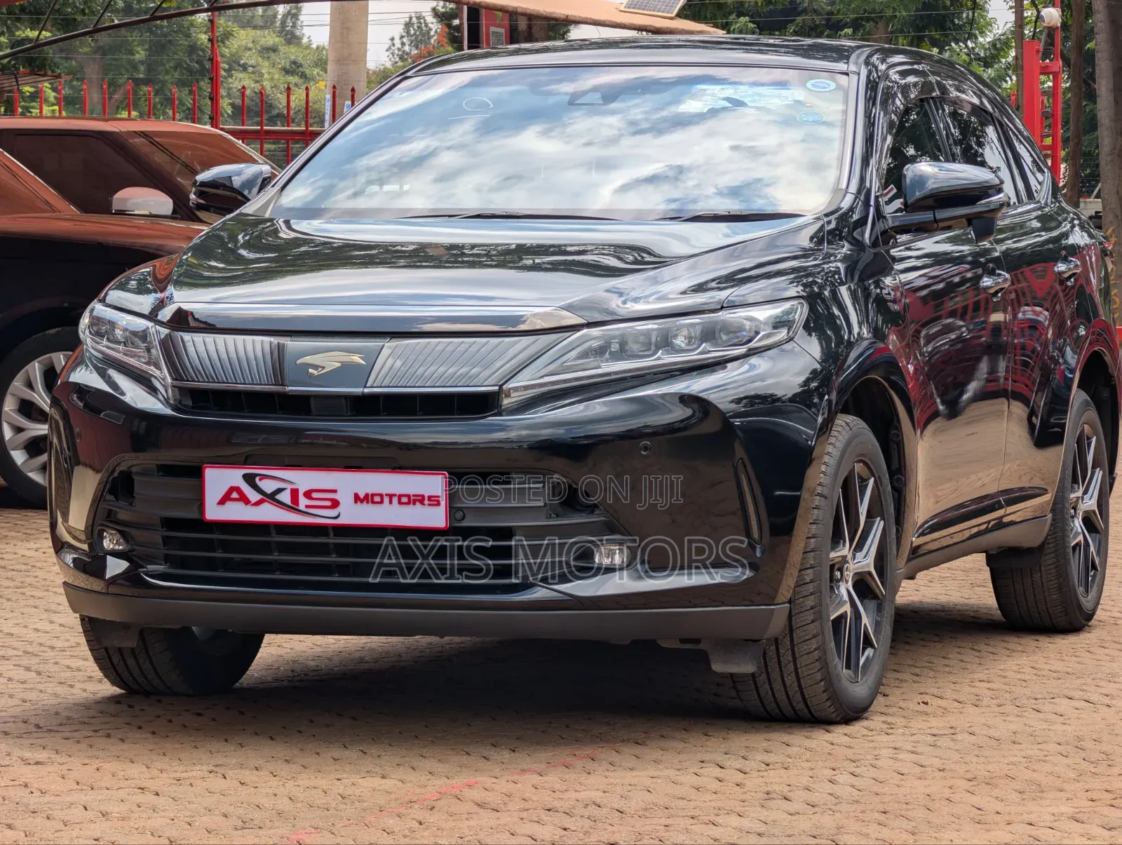 Toyota Harrier 2.0 2018 Black