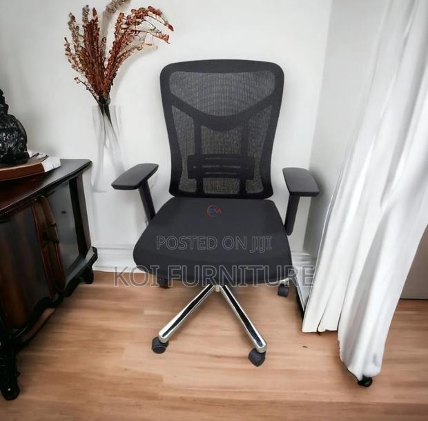 Office Chairs; Mesh Harrahi Office Chairs - main view