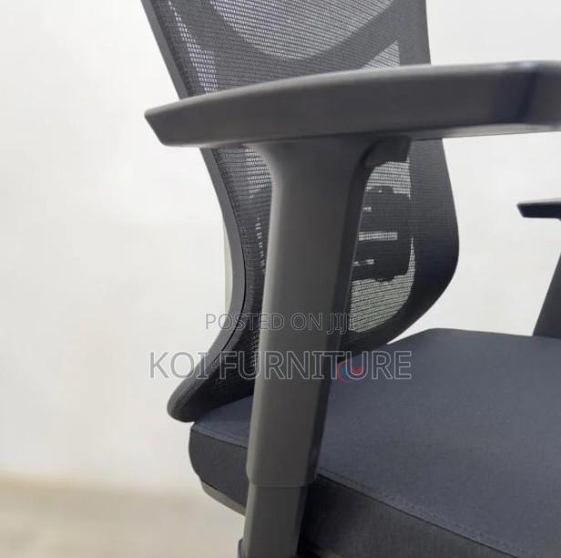 Office Chairs; Mesh Harrahi Office Chairs - thumbnail 2