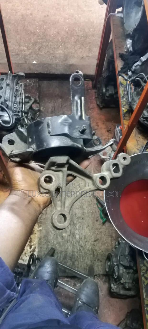 Suzuki Mira Gearbox Mount