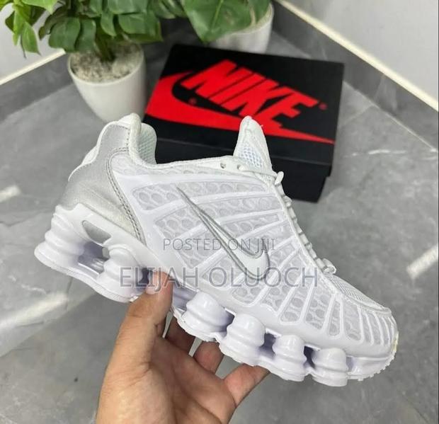Nike Shox Tl “White Silver “
Quality Leather 
 Size 40-46