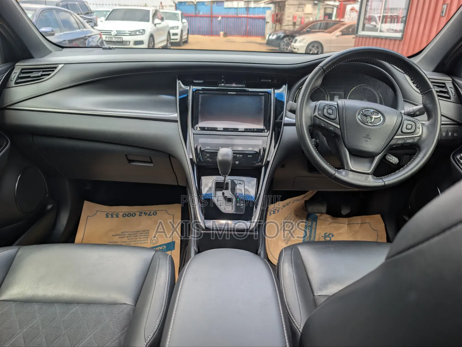 Toyota Harrier 2.0 2018 Black