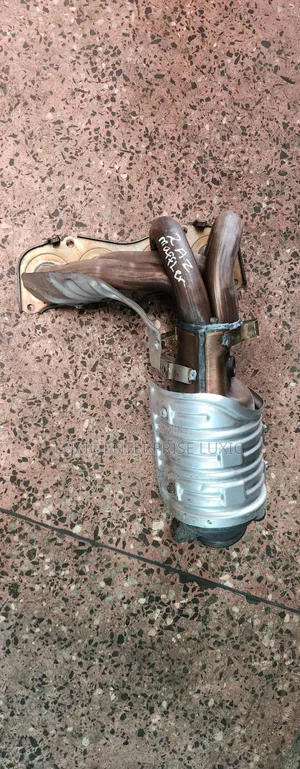 Manfold Complete With Muffler Vanguard ,Rav 4 ,Harrier