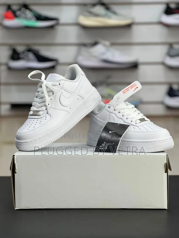 Plain Airforce 1-Tripple White. - thumbnail 2