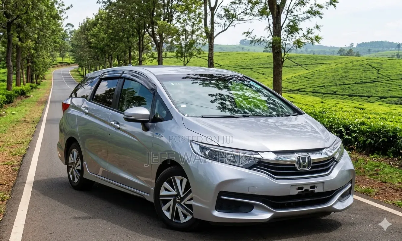 Honda Shuttle 1.5 Hybrid 4WD 2018 Silver