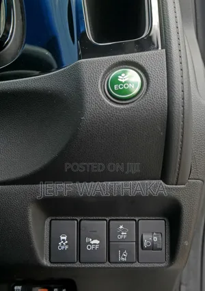 Honda Shuttle 1.5 Hybrid 4WD 2018 Silver