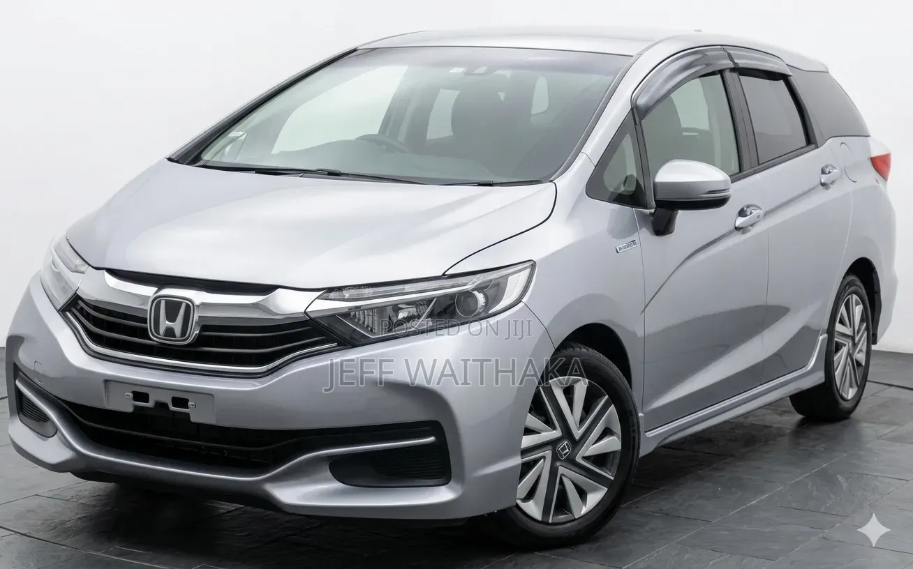 Honda Shuttle 1.5 Hybrid 4WD 2018 Silver