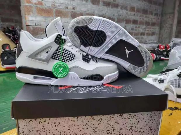 Air Jordan 4-Unisex Sneakers in "Mixed Colour Varieties"