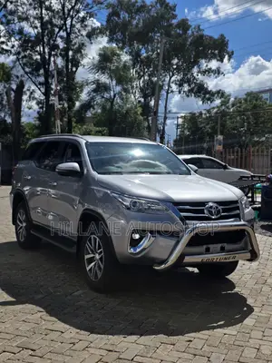 Toyota Fortuner 2019 Silver