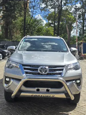 Toyota Fortuner 2019 Silver