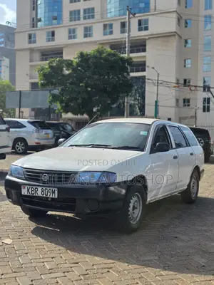 Nissan Advan 2002 White