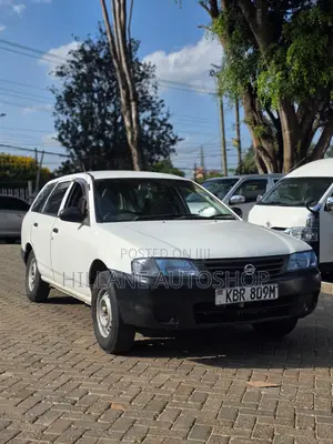 Nissan Advan 2002 White